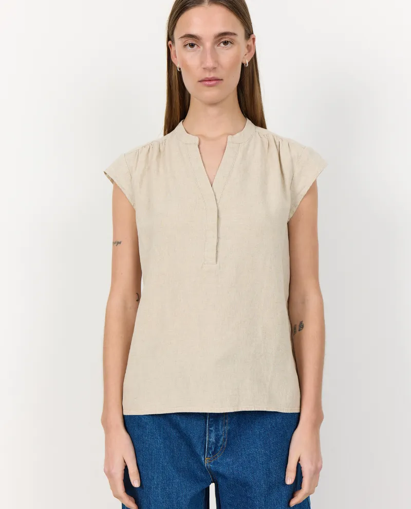 Levete Room Naja Island Beige Linen Top