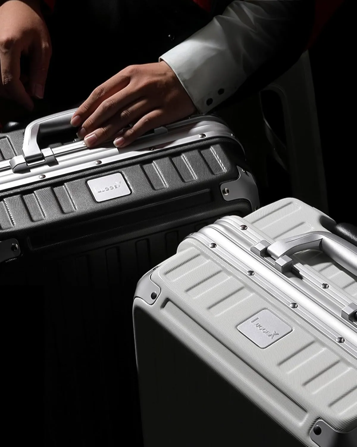 LUGGEX Zipperless Luggage with Spinner Wheels - Polycarbonate Aluminum Hard Shell Suitcase, Carry-On 20-Inch, White