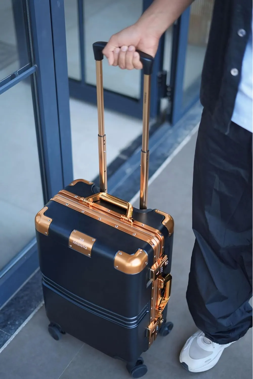 Maleta Gold Series Check-in 24 inch, Corner Protection Aluminium Frame Medium Size Trolley Bags for Luggage Suitcase for Travel (Black, Checkin-Medium)