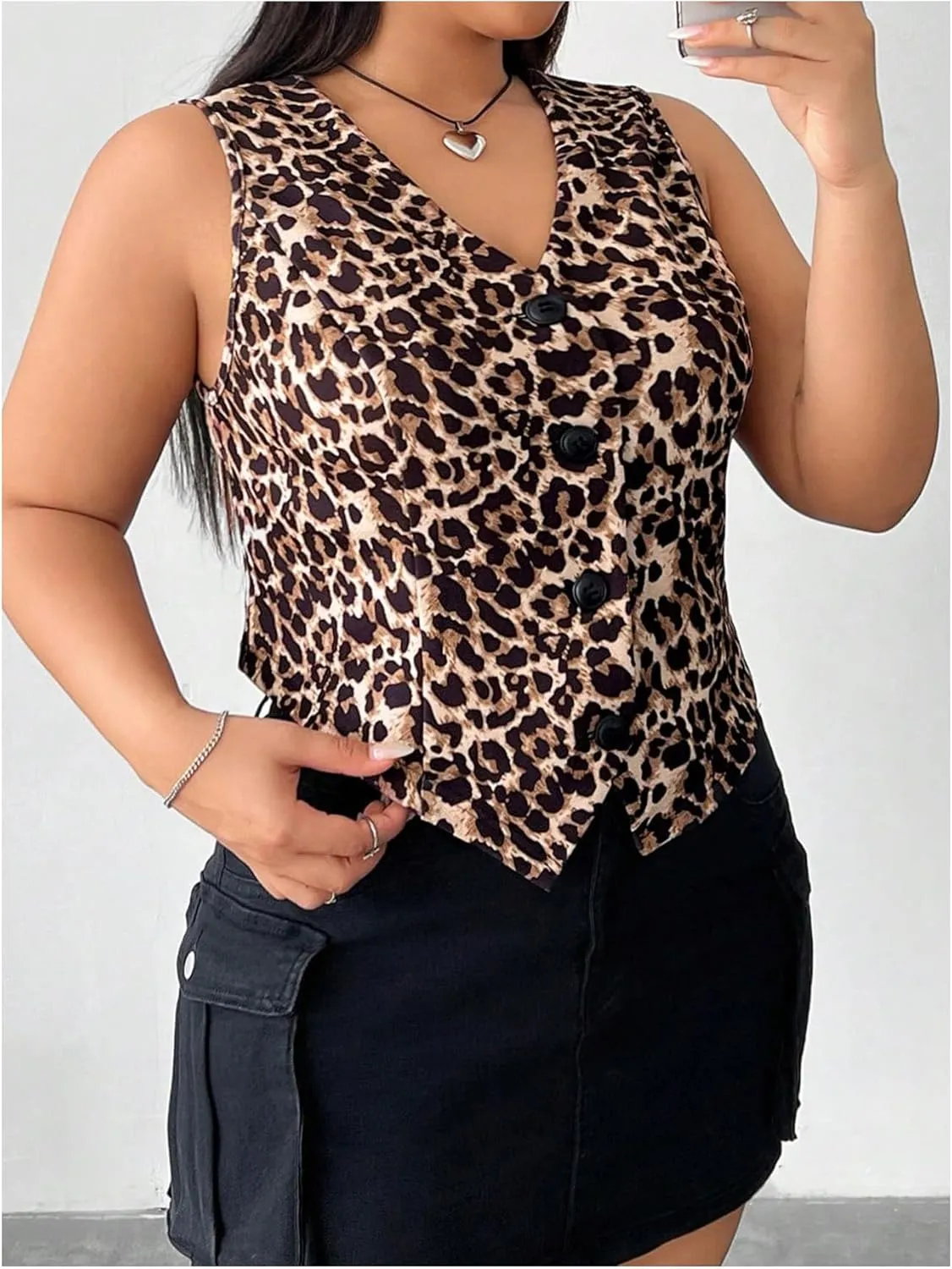 WDIRARA Women's Plus Size Leopard Print Button Down Vest V Neck Sleeveless Y2k Jacket