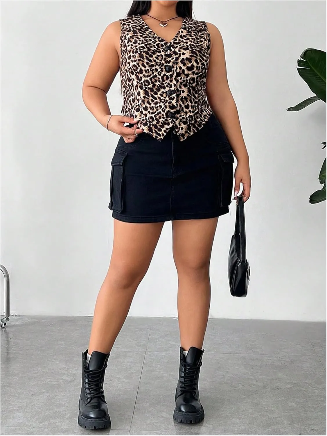 WDIRARA Women's Plus Size Leopard Print Button Down Vest V Neck Sleeveless Y2k Jacket